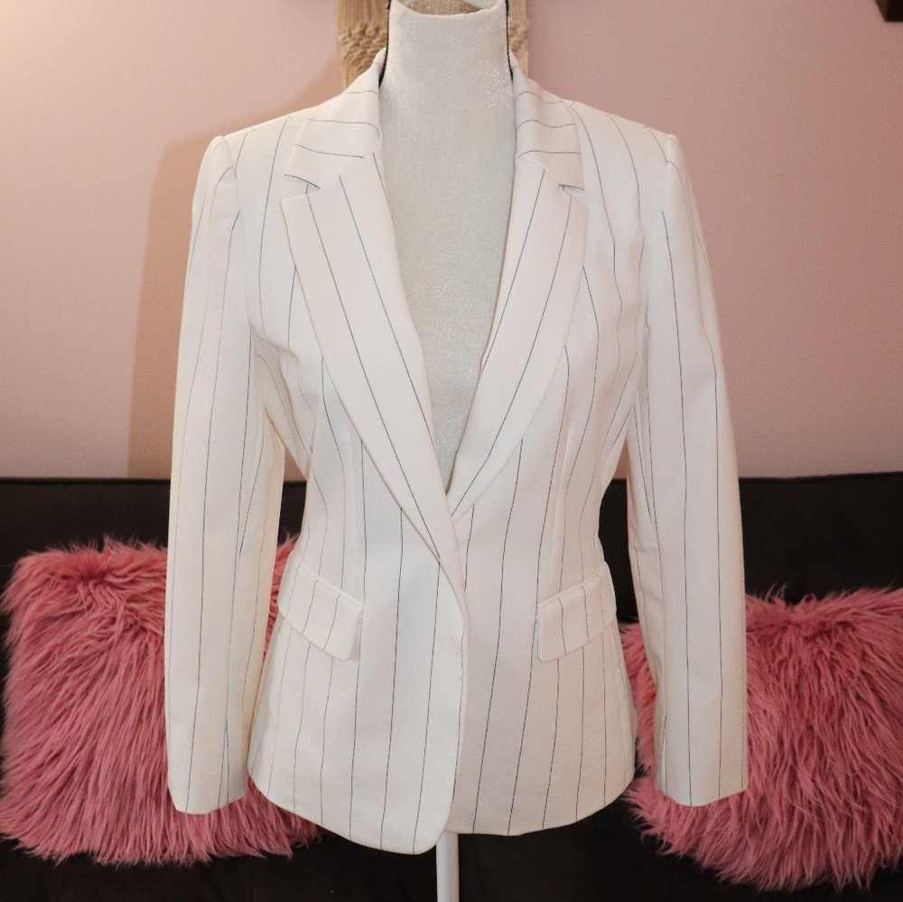 Isabella DeMarco White Striped Blazer
